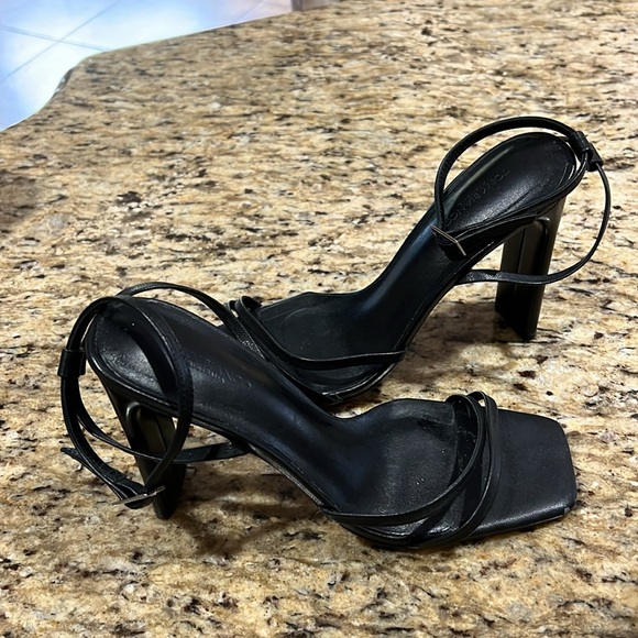 Tony Bianca black heels - Picture 3 of 4